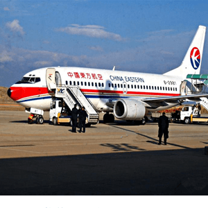 曹家堡机场空运航空快运业稳步发展的原因是什么？